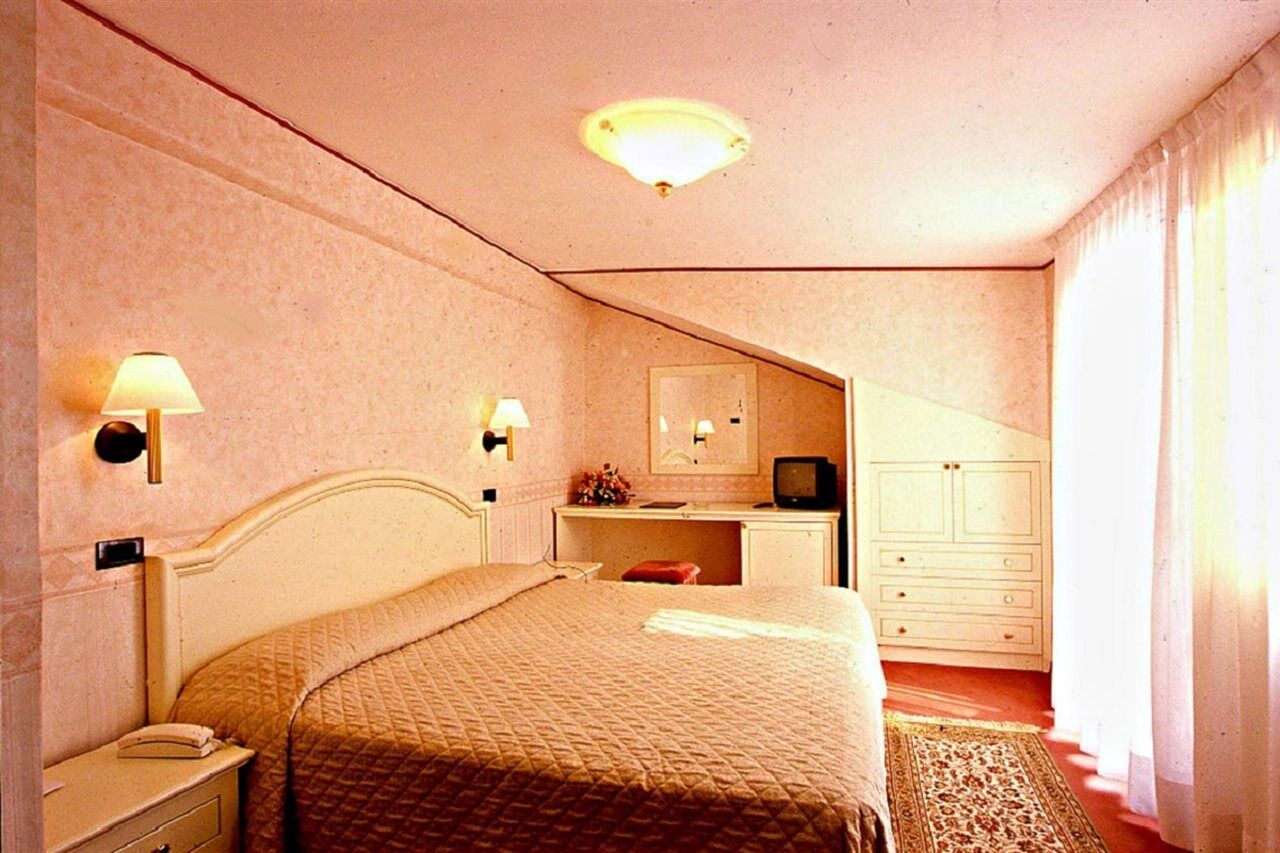 Hotel Carlton Capri Venedik Oda fotoğraf